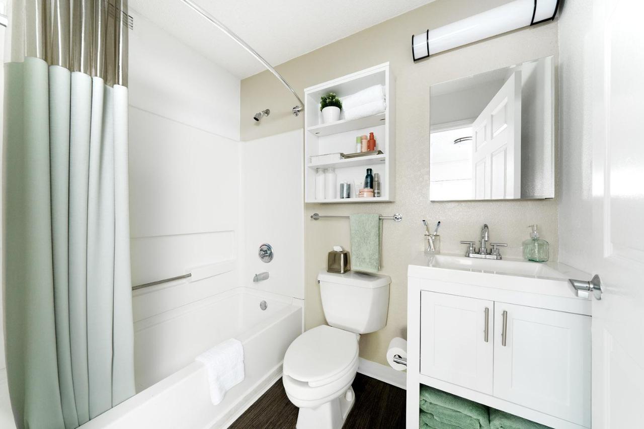Intown Suites Extended Stay Houston Tx - Stuebner Airline Rd Louetta Exteriör bild